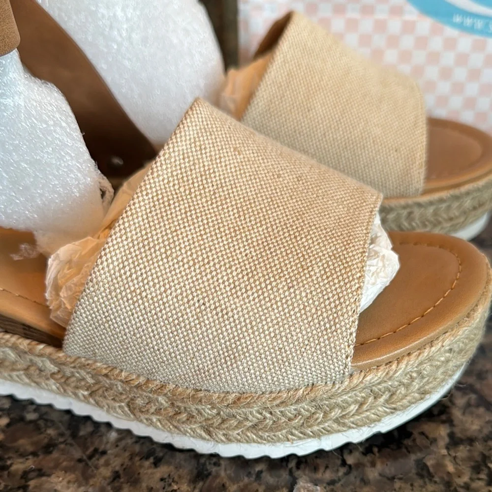 Soda Tan and Cream Espadrille Shoes with Platform Sole EUC 9